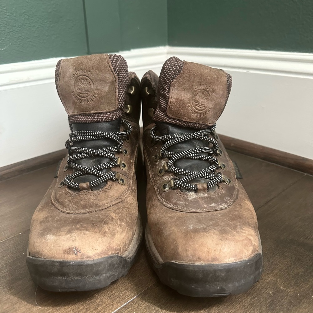 Timberland Men’s Leather Hiking Boots - Size 8.5M - Rugged & Trail-Ready!